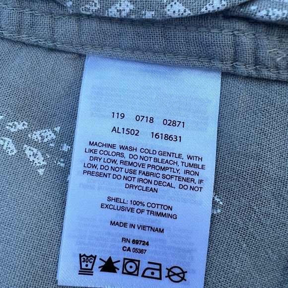 Columbia long sleeve shirt and Roll tab sleeve with hoodie - Picture 8 of 10